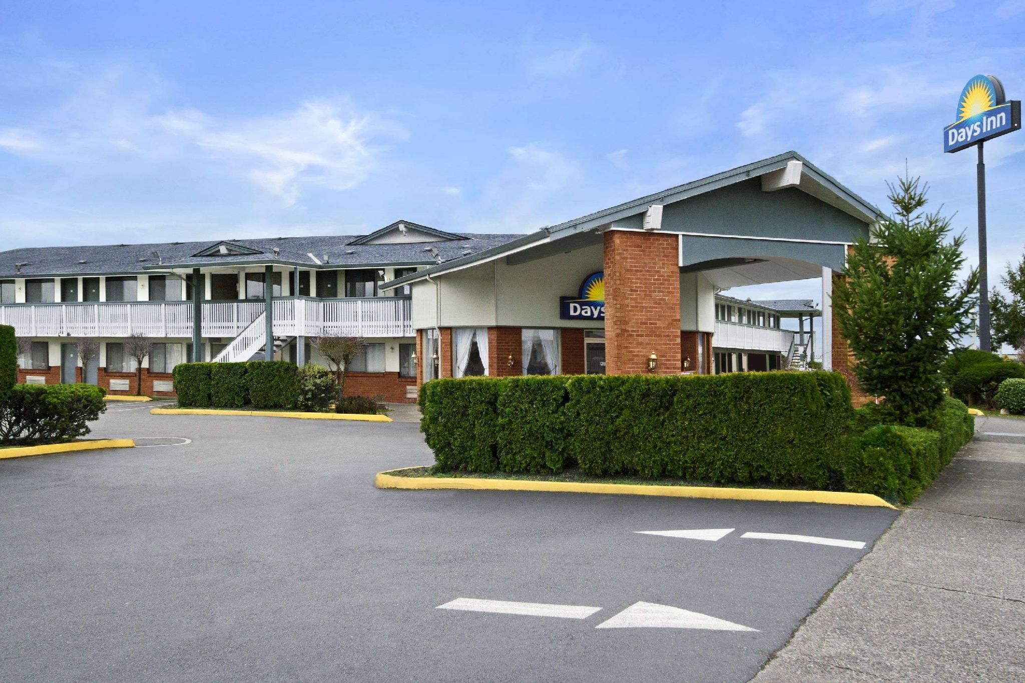 Days Inn By Wyndham Auburn Bagian luar foto
